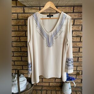 ‎B.l.e.u. Flowy top